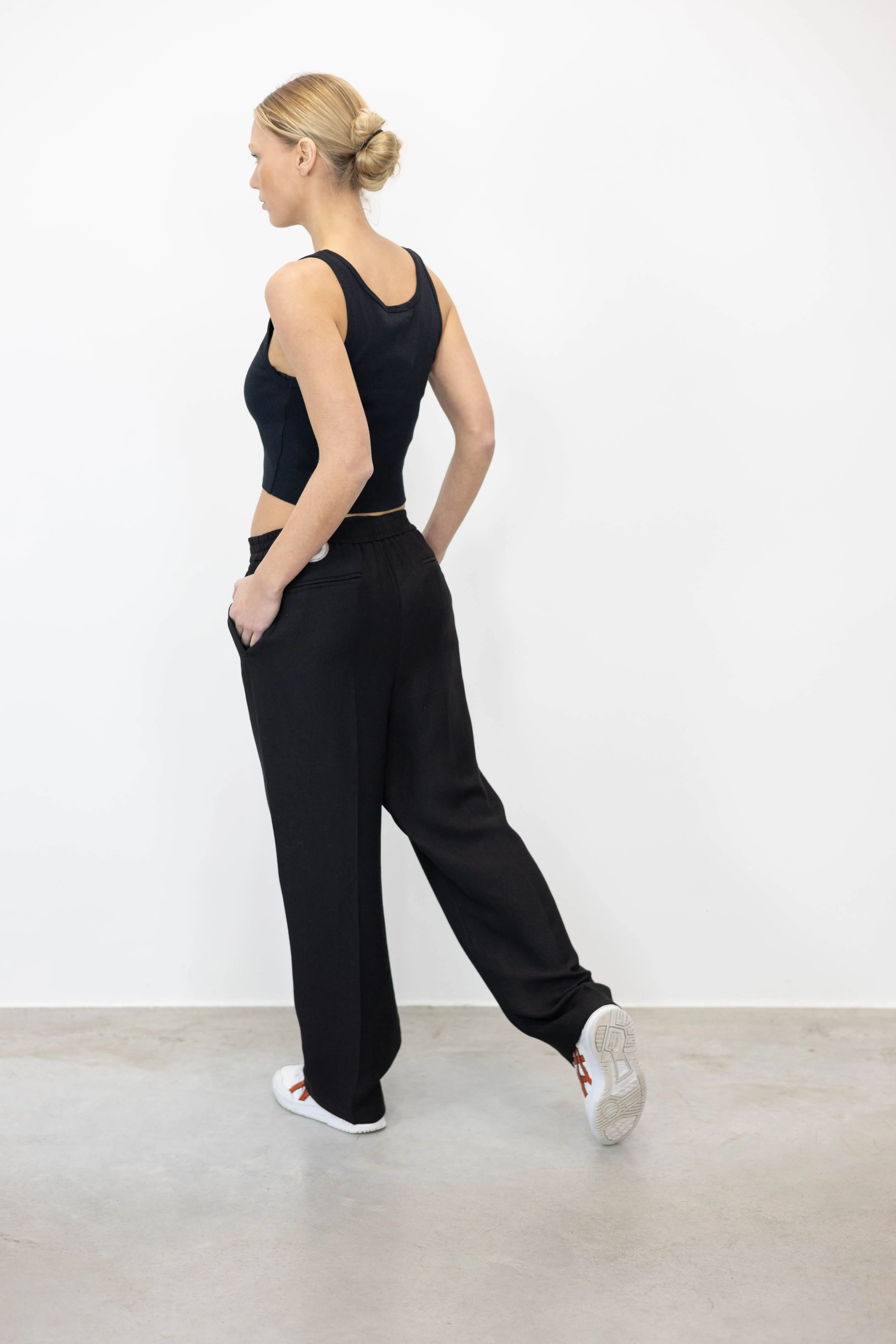 ETERNE CROPPED SCOOP NECK TANK TOP