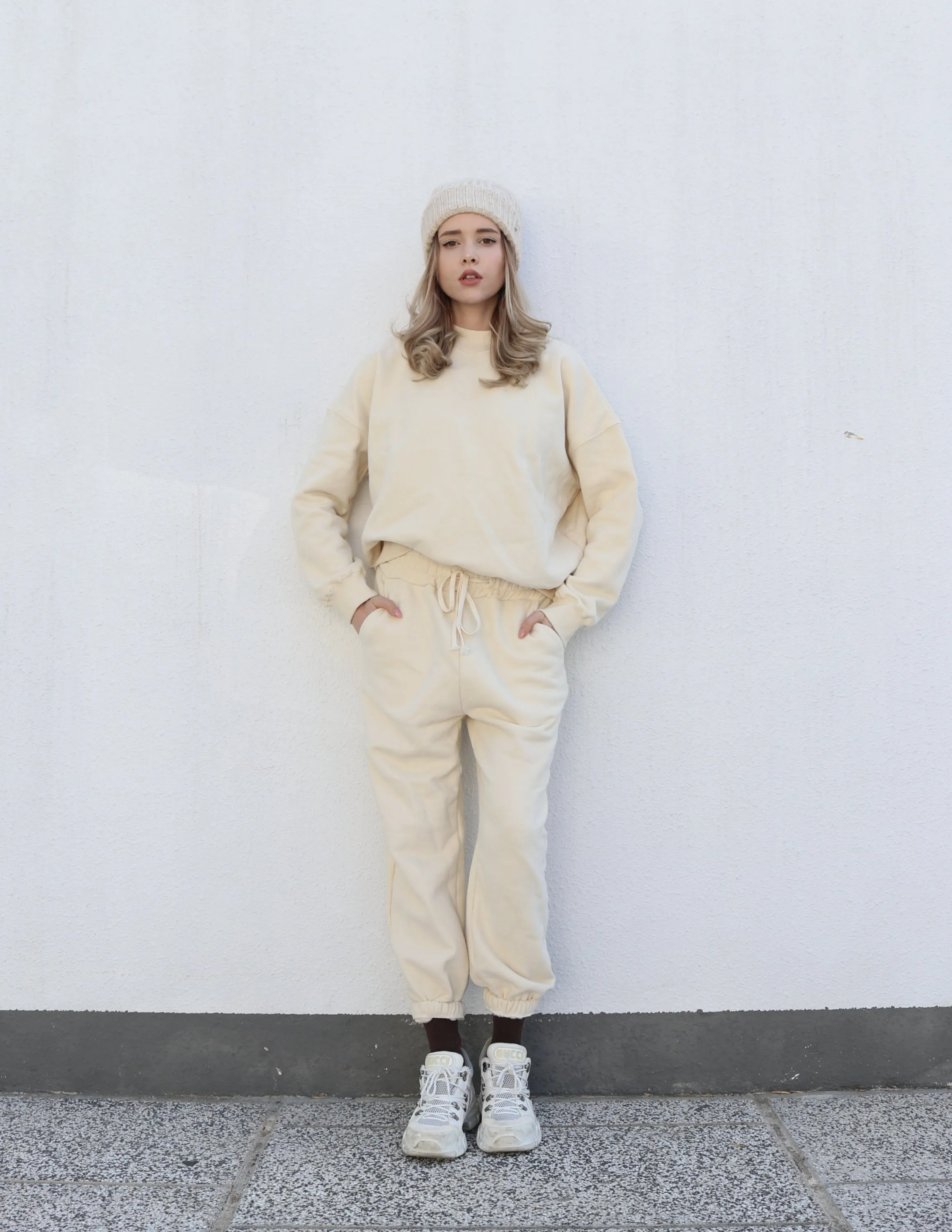 Loose-fit White Joggers
