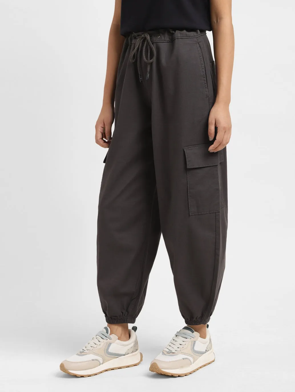 Women's High Rise Black Loose Tapered Fit Trousers