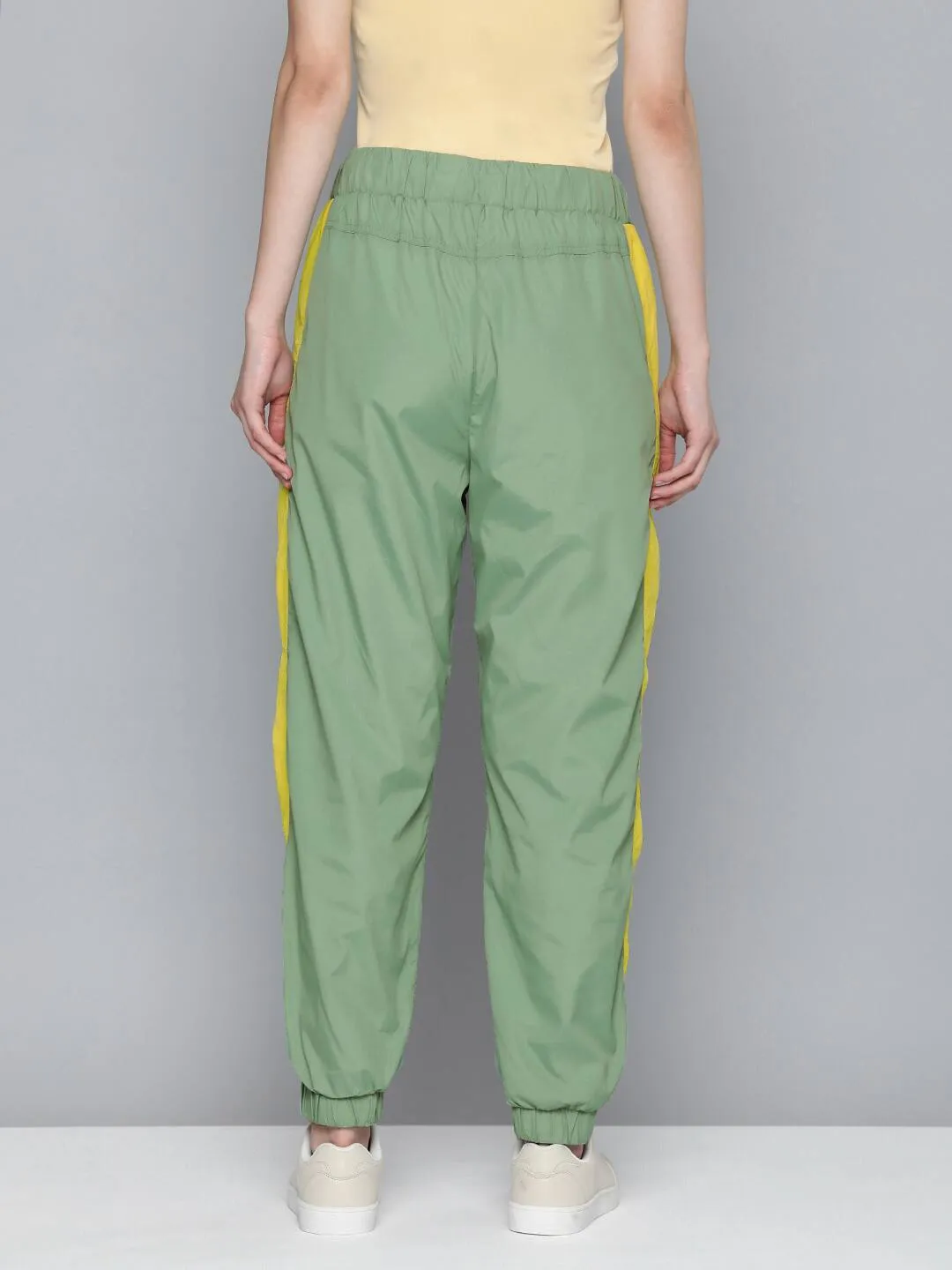 Women's Mid Rise Green Loose Tapered Fit Joggers